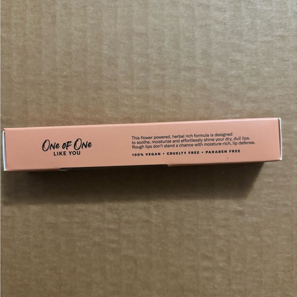New lip oil 100% vegan - Picture 2 of 4